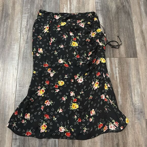 Veronica Beard Black Floral Vanity Silk Midi Skirt Size 4 - Picture 5 of 9